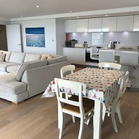 6 Ocean Gate Apartment Ньюки Экстерьер фото