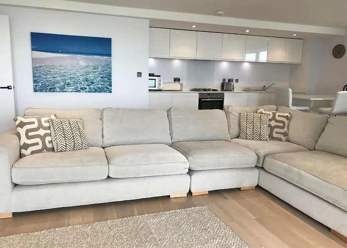 6 Ocean Gate Apartment